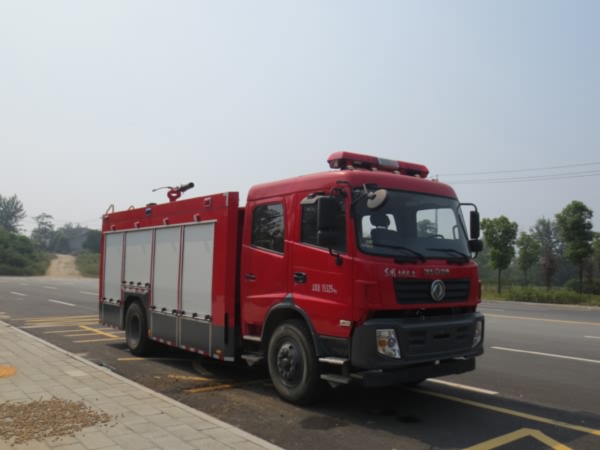 江特牌JDF5150GXFPM60/A型泡沫消防車(chē)